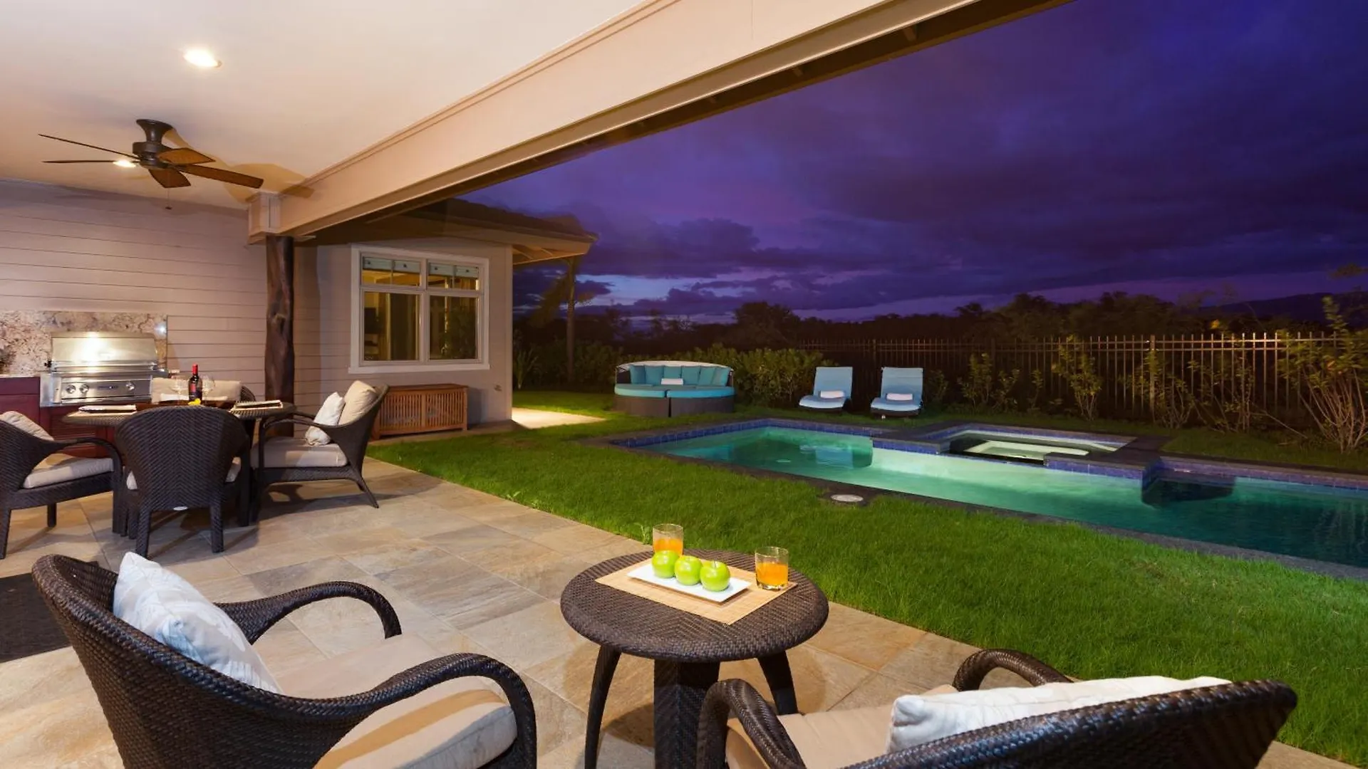 度假居 Blue Lagoon Single Level 4Br Kamilo Home With Pool And Cottage 唯客乐渡假村 美国