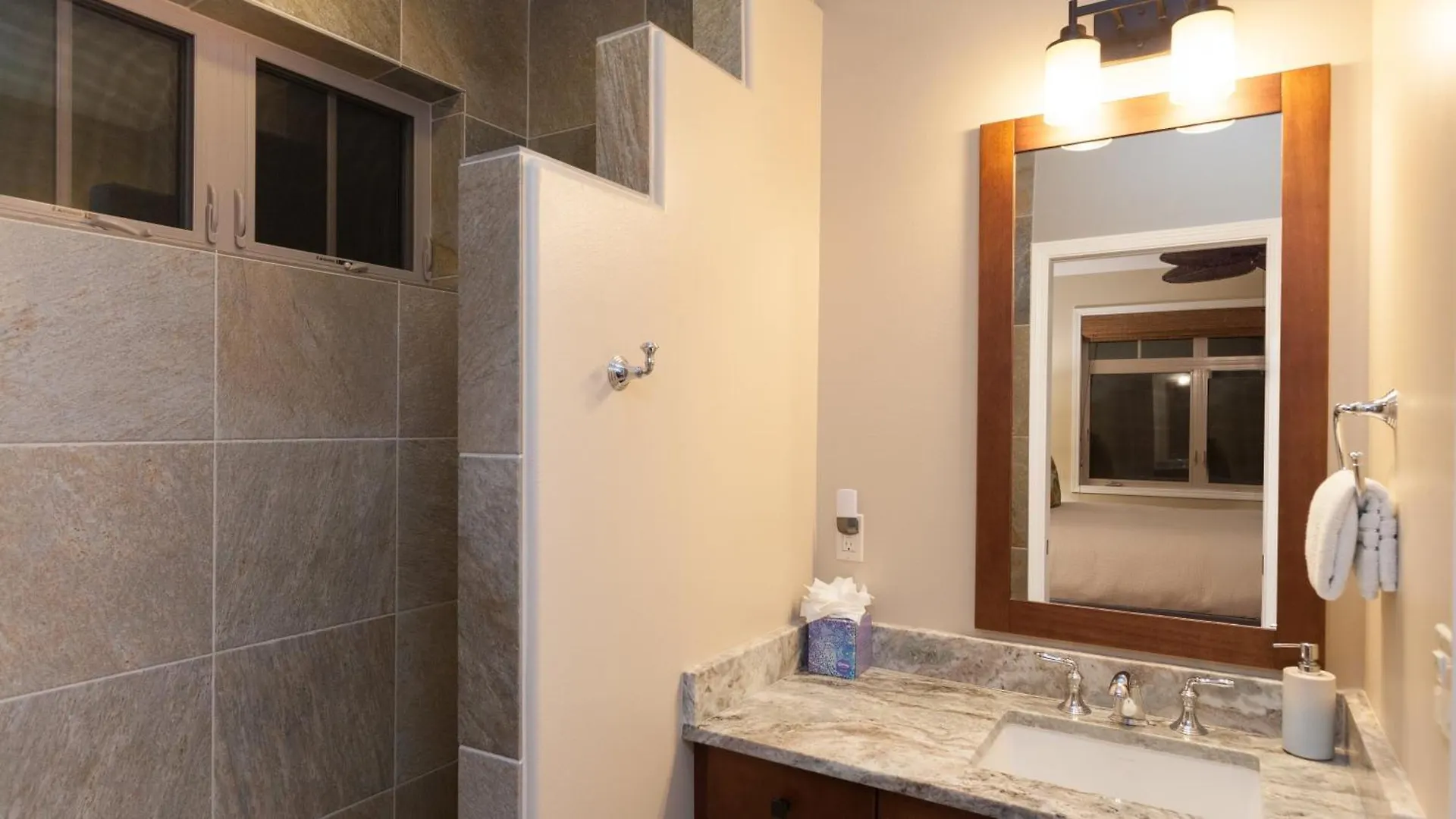 Blue Lagoon Single Level 4Br Kamilo Home With Pool And Cottage ワイコロアビレッジ 別荘